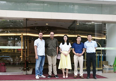 Strengthen cooperation with customers and expand market share